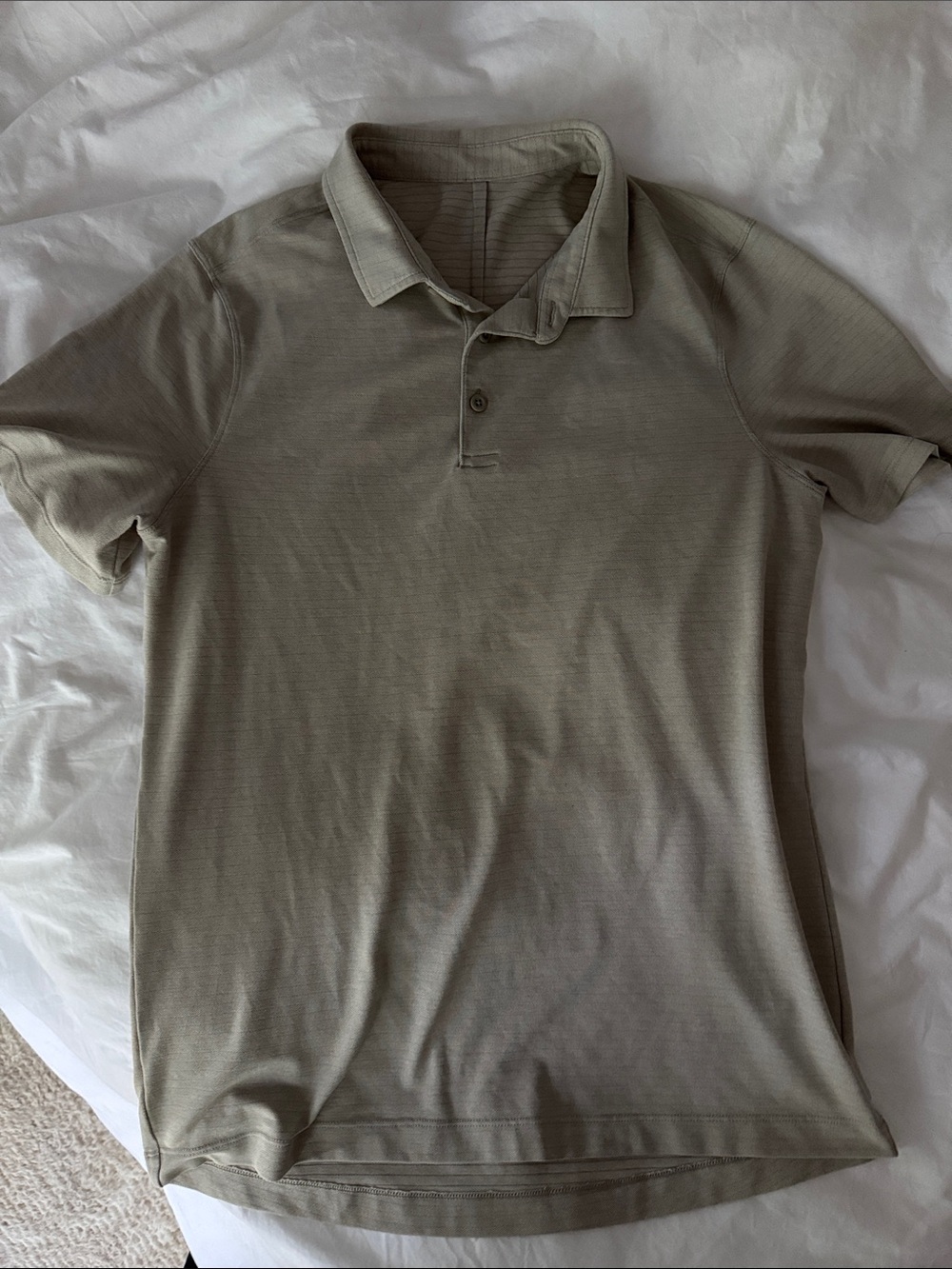 Lululemon Men's Short-Sleeve Polo Shirt in taupe/Gray w subtle lines